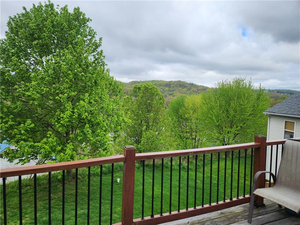 2000 Arbor Ridge Court Cheswick, PA 15024 - Photo 26 of 26 a balcony with an outdoor space