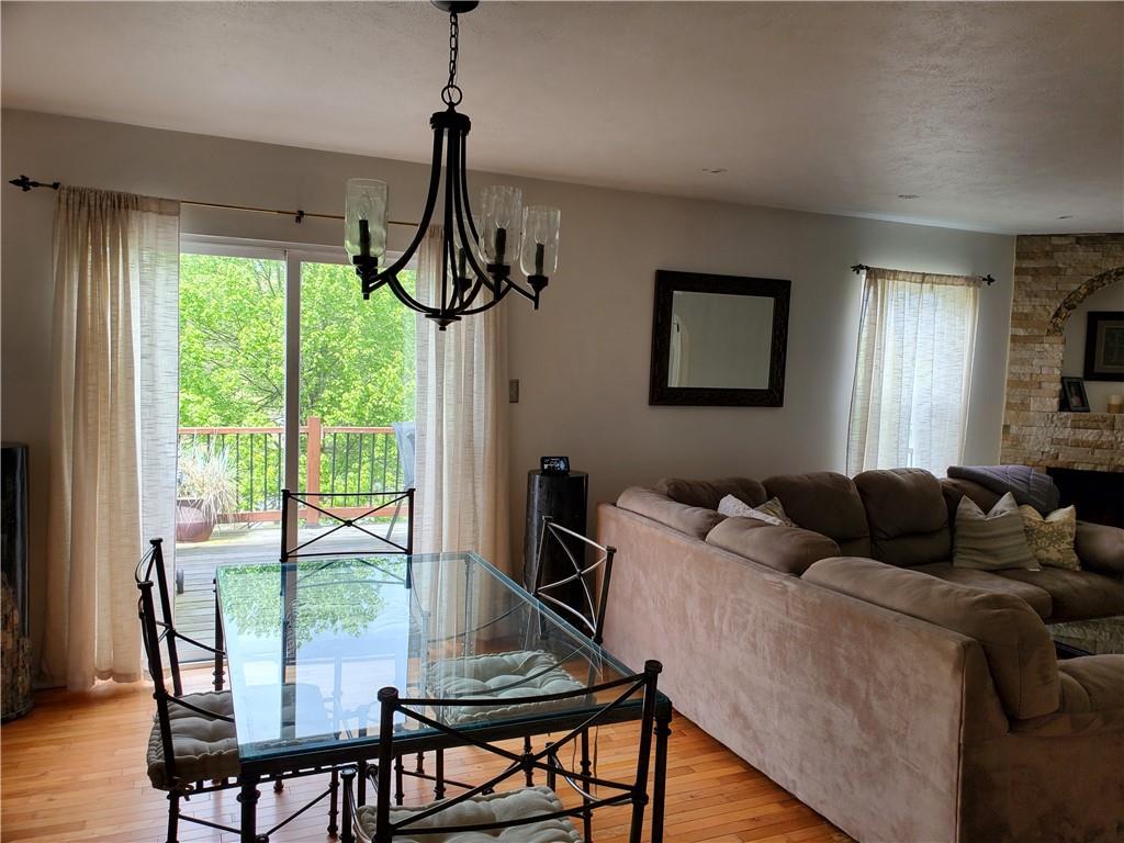 2000 Arbor Ridge Court Cheswick, PA 15024 - Photo 8 of 26 a living room with furniture and a window
