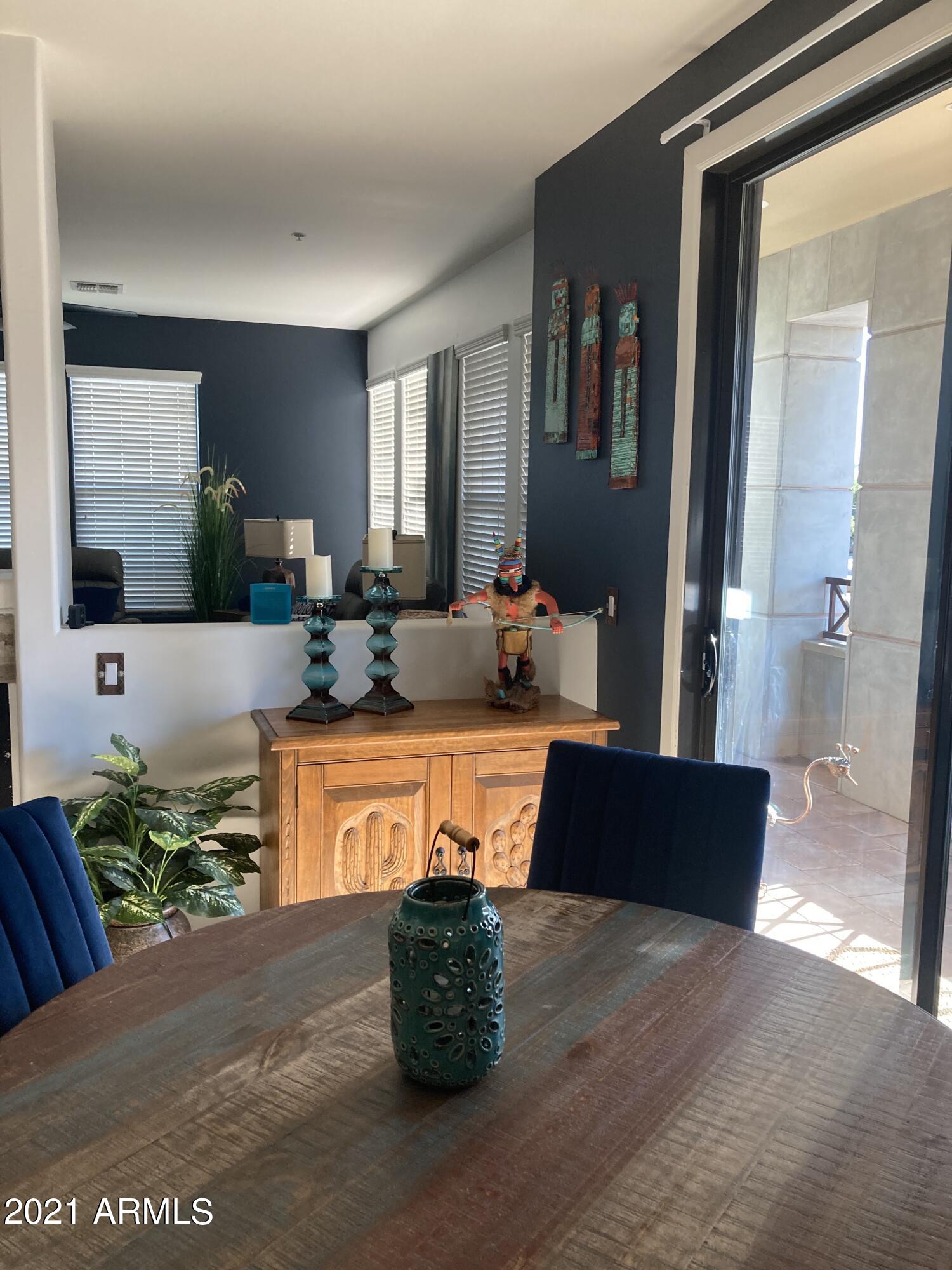 7291 North Scottsdale Road, Unit 1004 Paradise Valley, AZ 85253 - Photo 18 of 28 Dining table