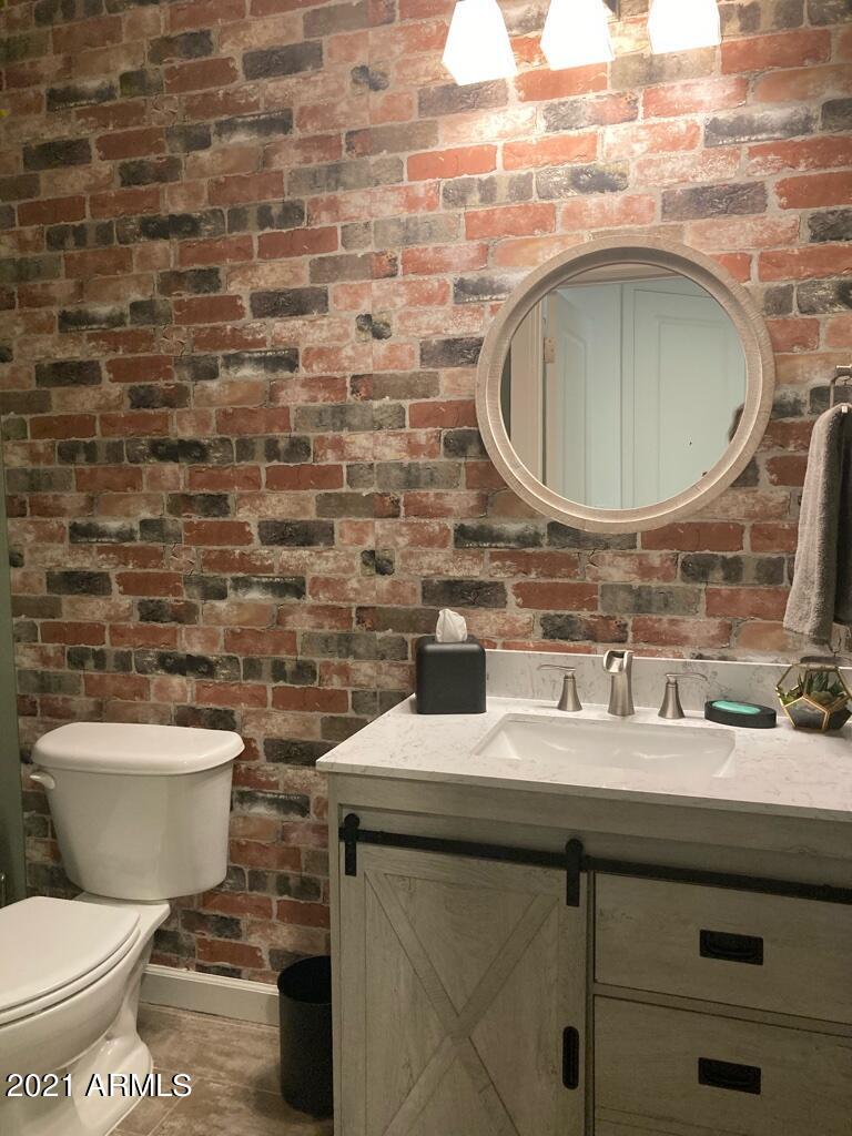 7291 North Scottsdale Road, Unit 1004 Paradise Valley, AZ 85253 - Photo 26 of 28 Powder room