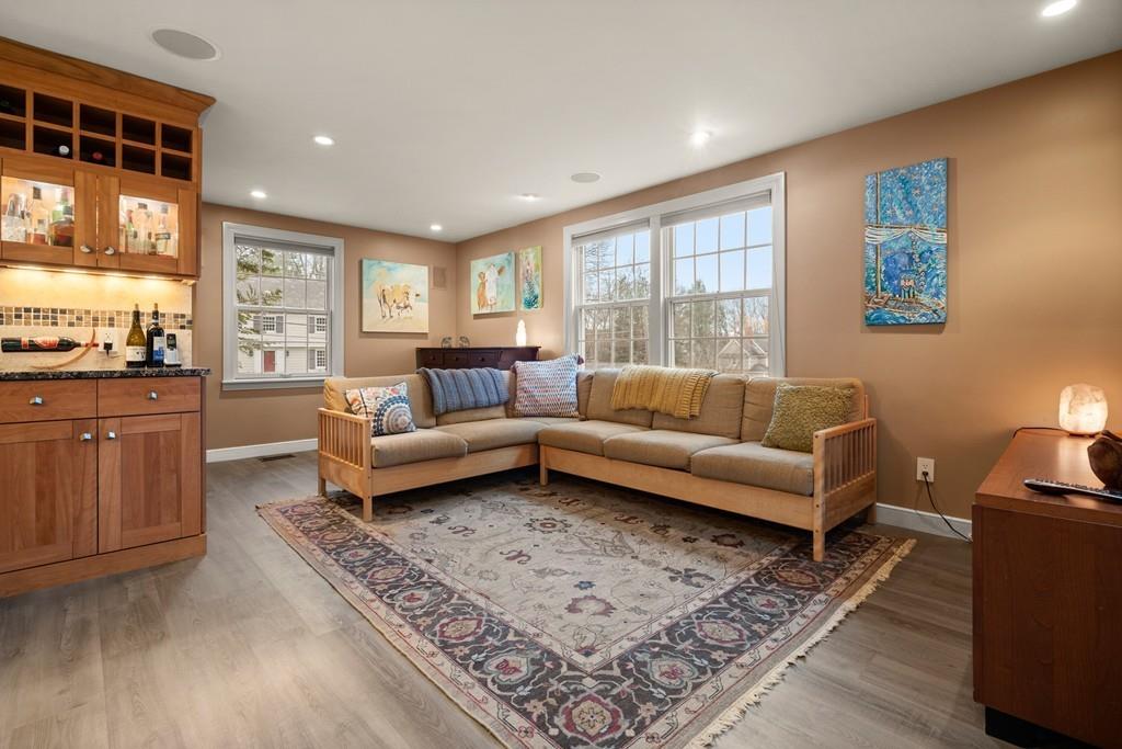 44 Mansfield Road Wellesley, MA 02481 - Photo 15 of 38