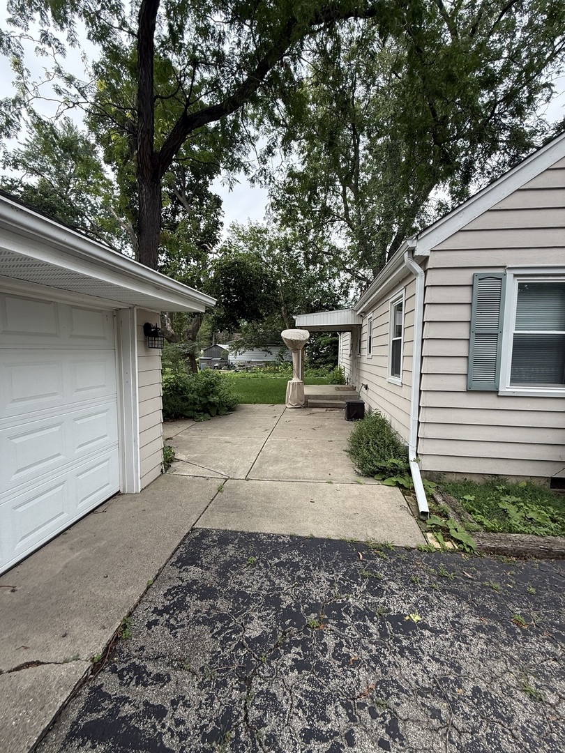 47 West Algonquin Road Des Plaines, IL 60018 - Photo 46 of 56 Gallery Image 46
