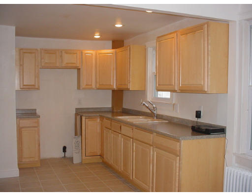 11 Riggs Street Gloucester, MA 01930 - Photo 3 of 6 Gallery Image 3