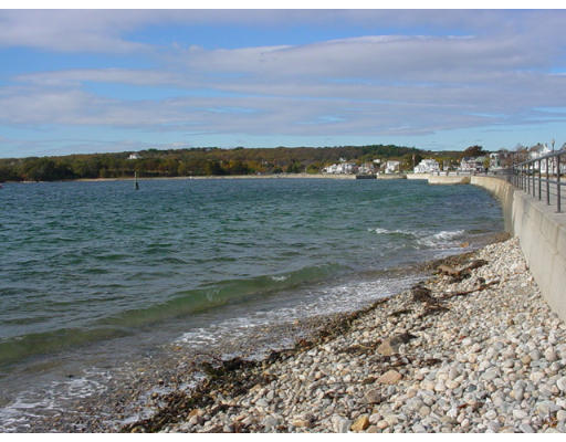 11 Riggs Street Gloucester, MA 01930 - Photo 4 of 6 Gallery Image 4