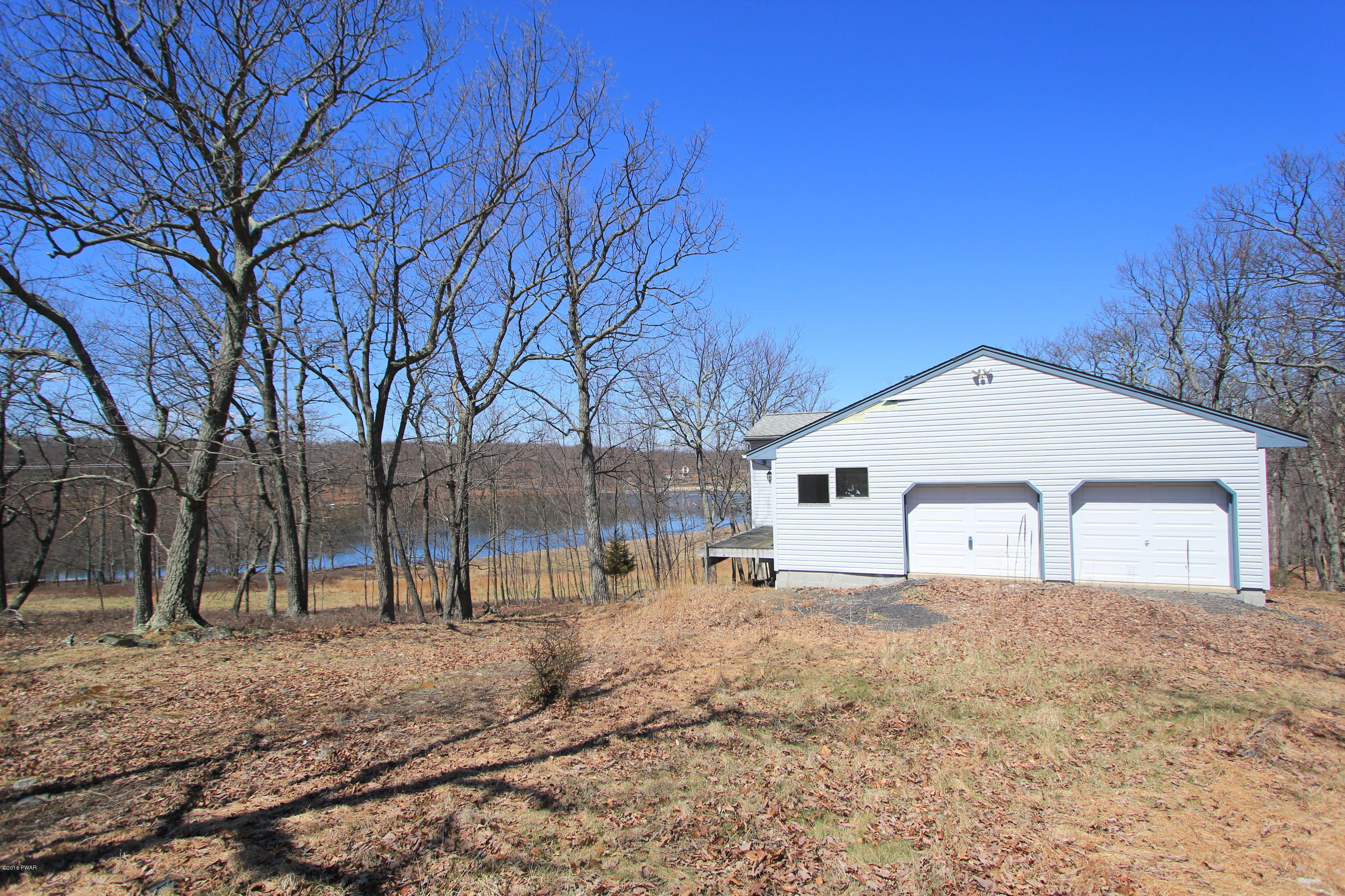 151 Mockingbird Court Bushkill, PA 18324 - Photo 3 of 29