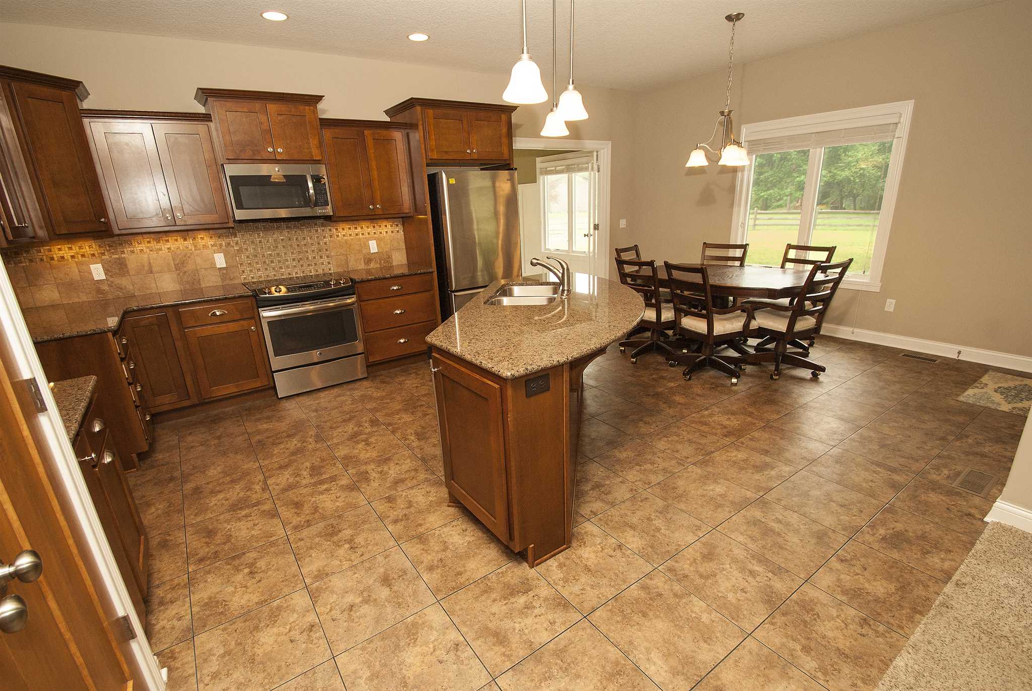 13422 Tonkel Road Fort Wayne, IN 46845 - Photo 11 of 36