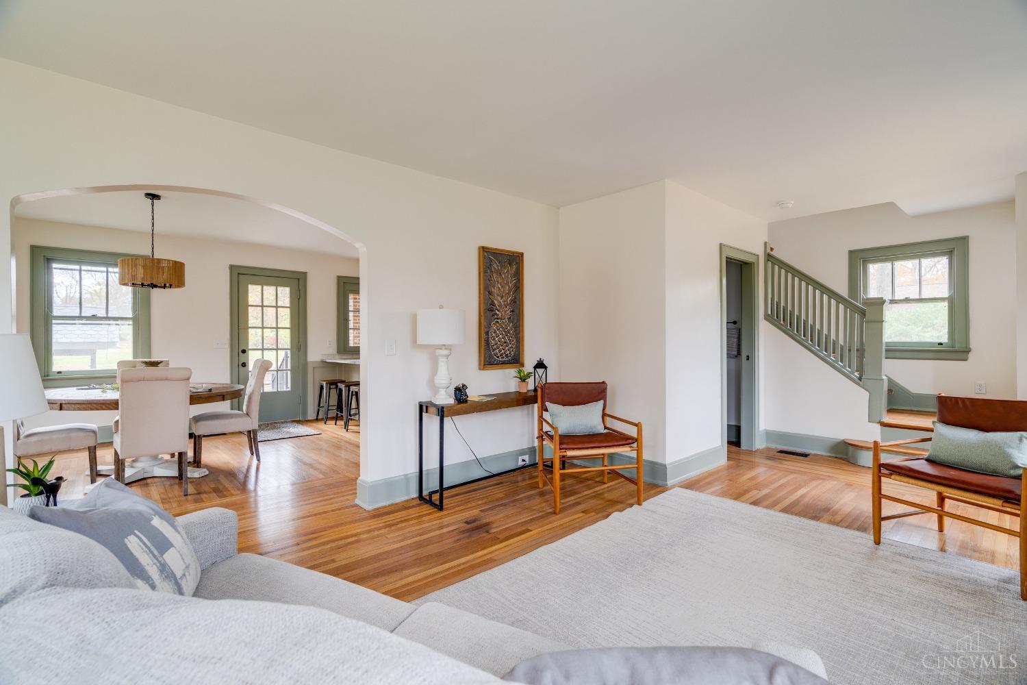 55 West Sharon Road Cincinnati, OH 45246 - Photo 8 of 43