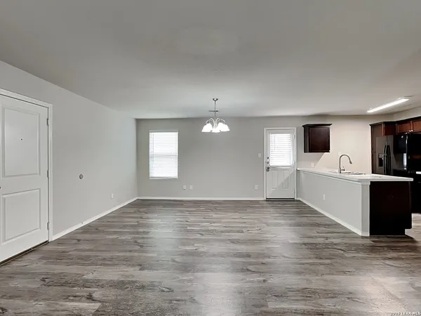 $1,369 | 8525 Amistad Cove, Converse, TX 78109