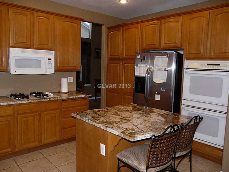 2387 Rainswept Avenue Henderson, NV 89052 - Photo 10 of 25 Kitchen.