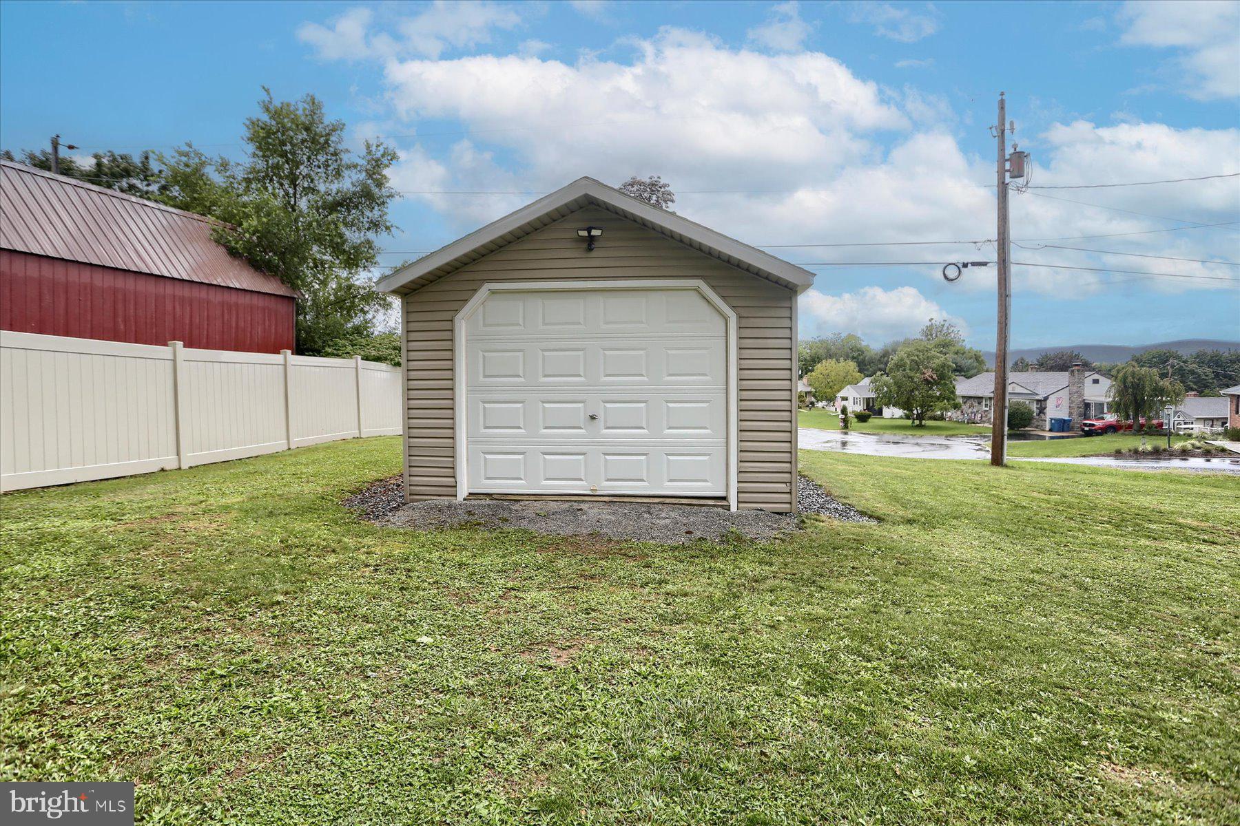 1858 Spring Road Carlisle, PA 17013 - Photo 29 of 32 Gallery Image 29