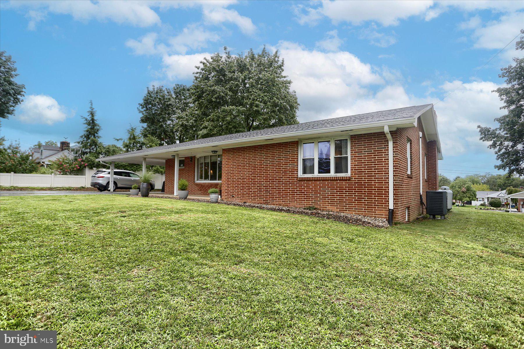1858 Spring Road Carlisle, PA 17013 - Photo 3 of 32 Gallery Image 3