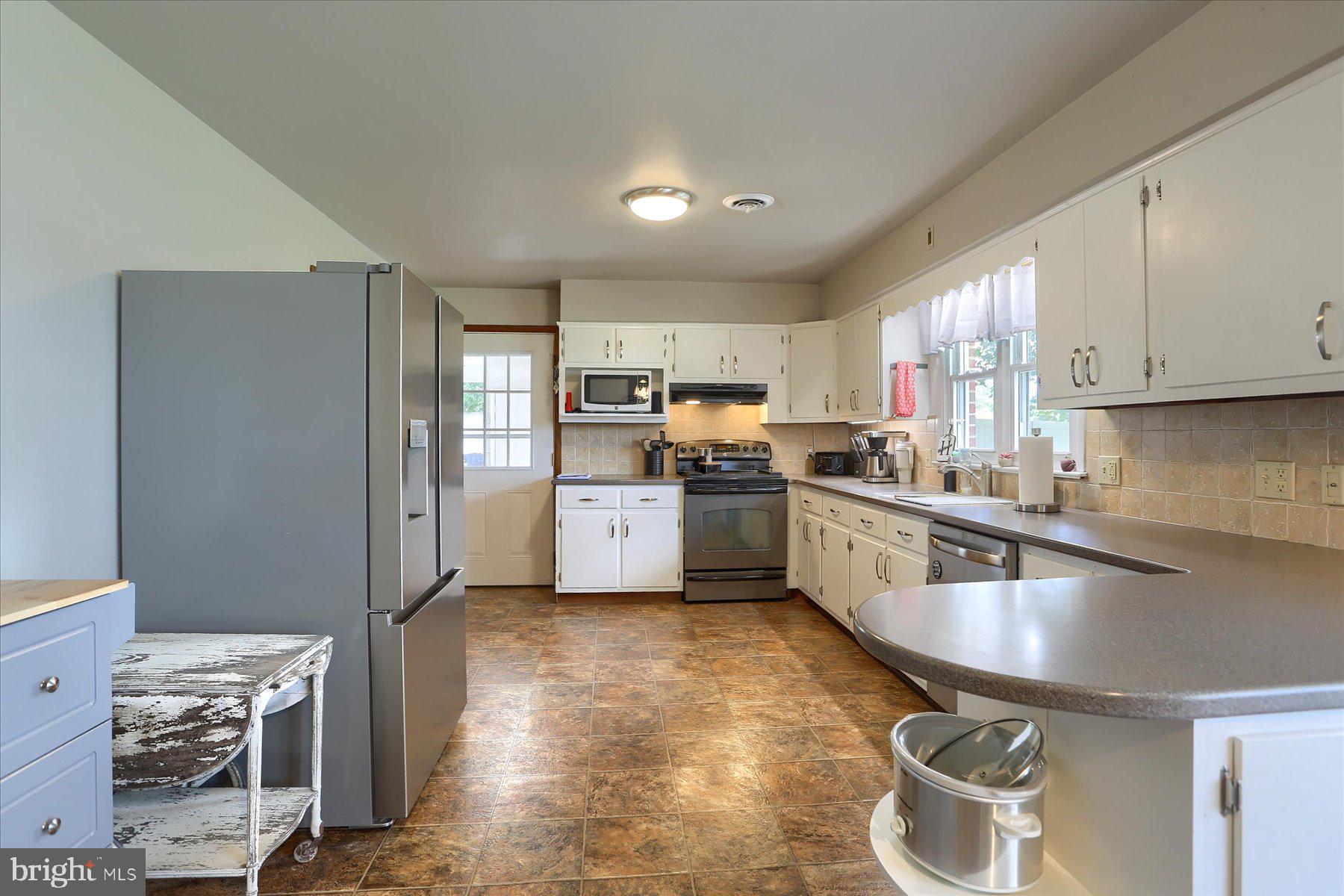 1858 Spring Road Carlisle, PA 17013 - Photo 9 of 32 Gallery Image 9
