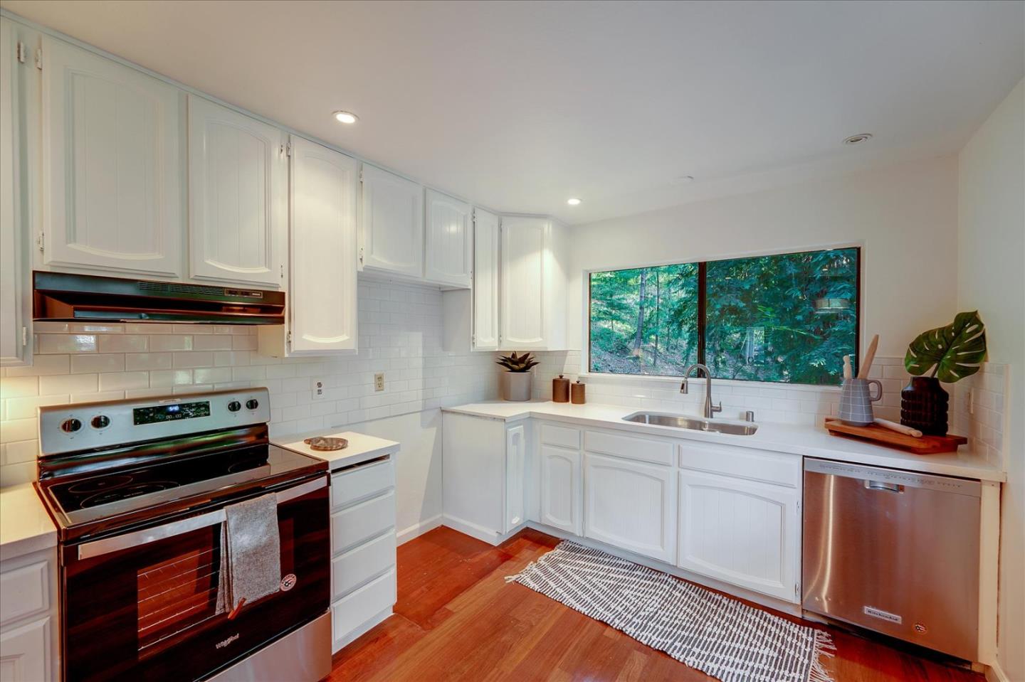 386 Spring Hollow Road Los Gatos, CA 95033 - Photo 5 of 48 Gallery Image 5