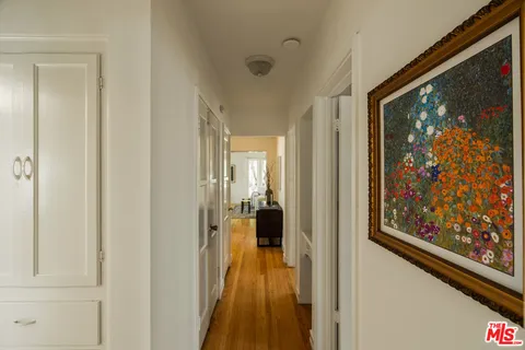 $1,249,000 | 5700 Fallsgrove Street, Los Angeles, CA 90016