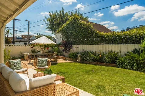 $1,249,000 | 5700 Fallsgrove Street, Los Angeles, CA 90016