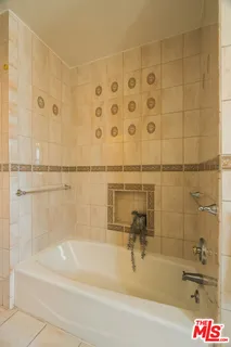 $1,249,000 | 5700 Fallsgrove Street, Los Angeles, CA 90016