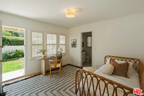 $1,249,000 | 5700 Fallsgrove Street, Los Angeles, CA 90016