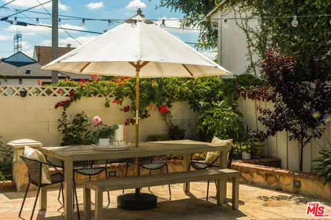 $1,249,000 | 5700 Fallsgrove Street, Los Angeles, CA 90016