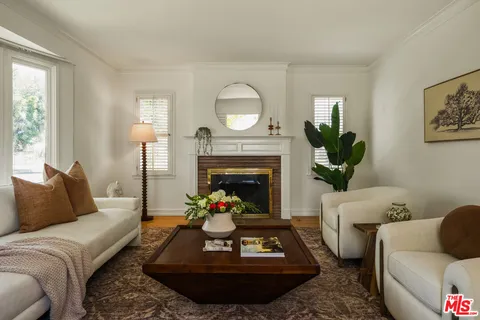 $1,249,000 | 5700 Fallsgrove Street, Los Angeles, CA 90016