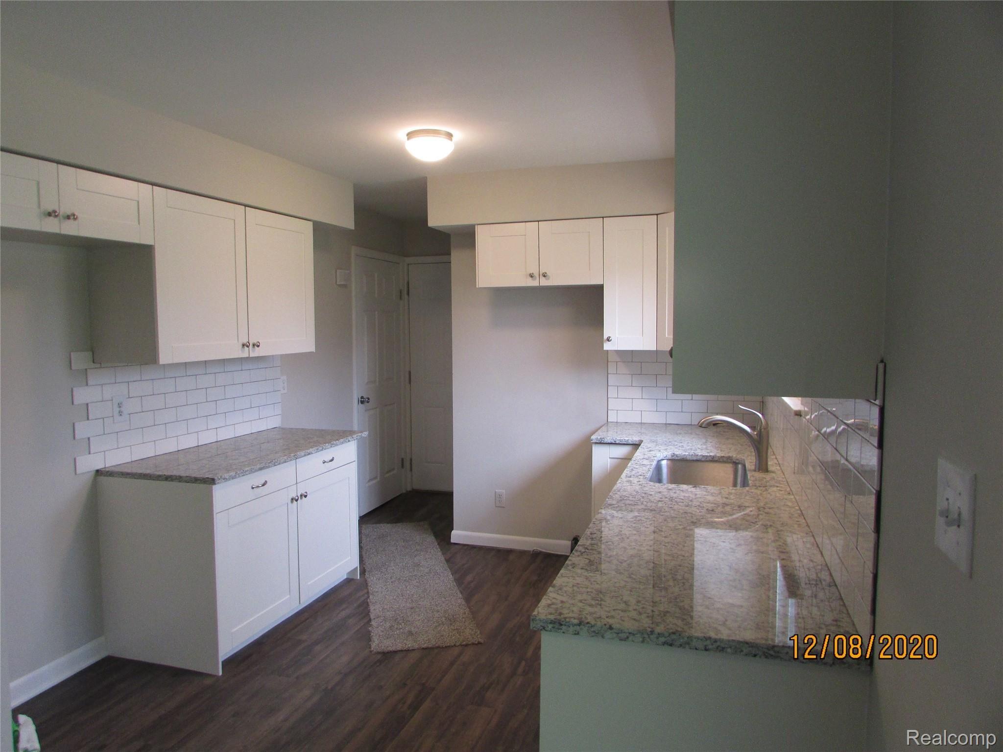 2101 Howe Road Burton, MI 48519 - Photo 24 of 38 2101 Howe rd interior 2020-03-16 039.JPG
