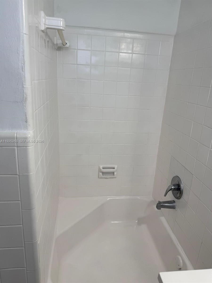 7155 Rue Notre Dame, Unit 10 Miami Beach, FL 33141 - Photo 16 of 29