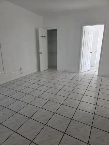 $1,950 | 7155 Rue Notre Dame, Unit 10, Miami Beach, FL 33141