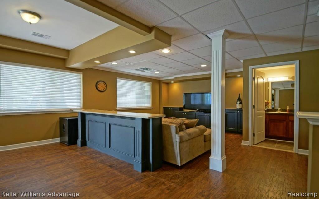 27243 Victoria Road Novi, MI 48374 - Photo 23 of 37