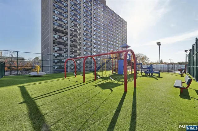 $218,000 | 555 North Avenue, Unit 25K, Fort Lee, NJ 07024