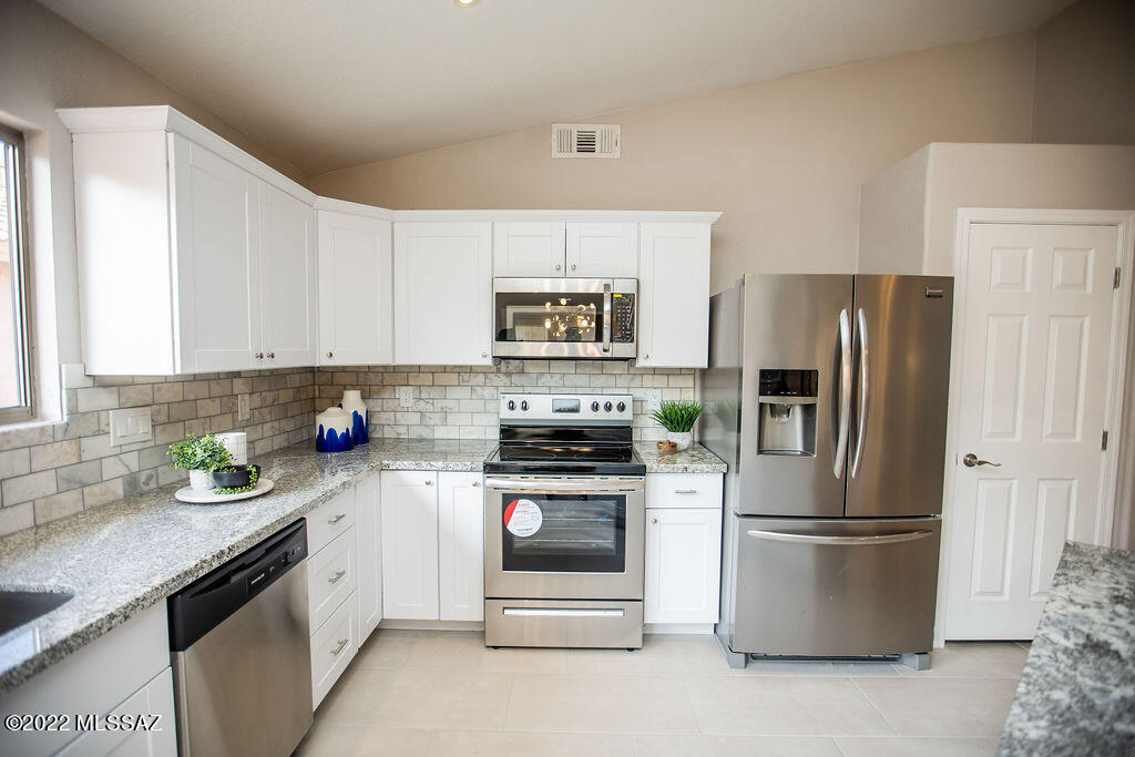 8714 North Frampton Place Tucson, AZ 85742 - Photo 3 of 46