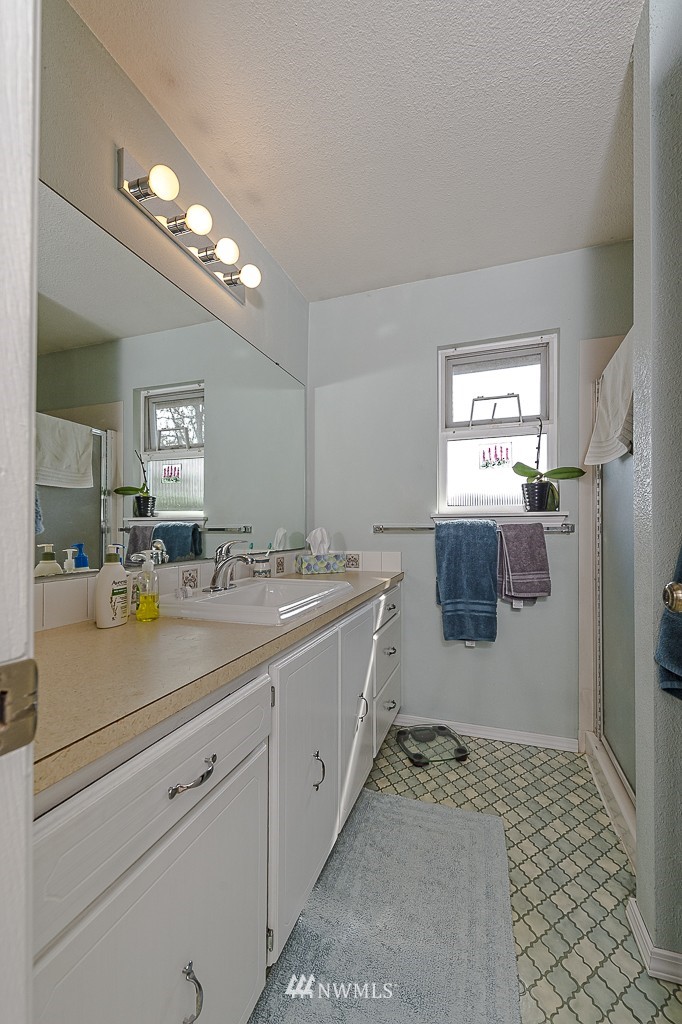 1223 204th Place Southeast Bothell, WA 98012 - Photo 11 of 20 Gallery Image 11