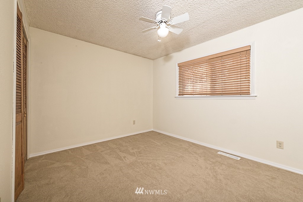 1223 204th Place Southeast Bothell, WA 98012 - Photo 12 of 20 Gallery Image 12