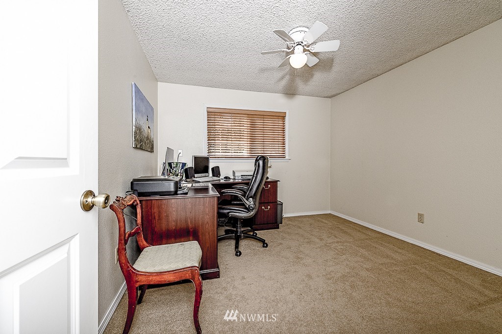 1223 204th Place Southeast Bothell, WA 98012 - Photo 14 of 20 Gallery Image 14