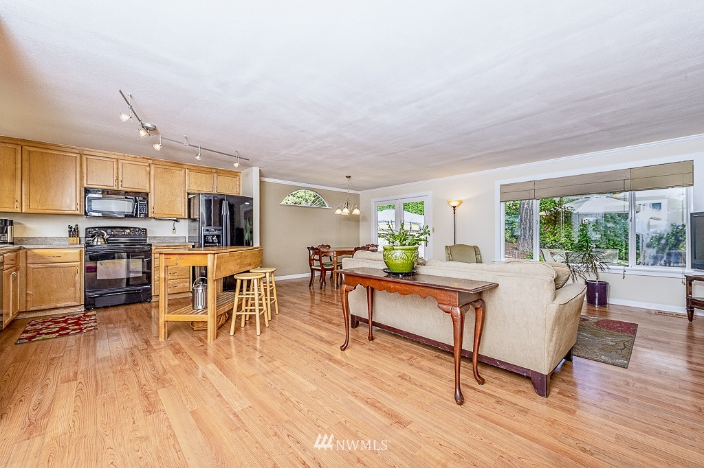 1223 204th Place Southeast Bothell, WA 98012 - Photo 3 of 20 Gallery Image 3