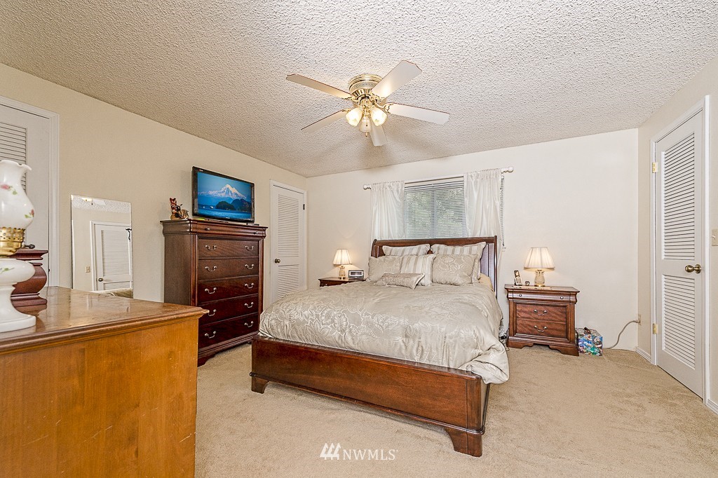 1223 204th Place Southeast Bothell, WA 98012 - Photo 9 of 20 Gallery Image 9