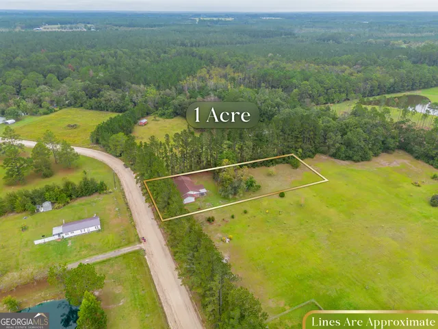 a view of a tennis court