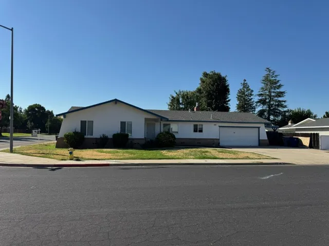 $484,995 | 2192 Beverly Avenue, Clovis, CA 93611