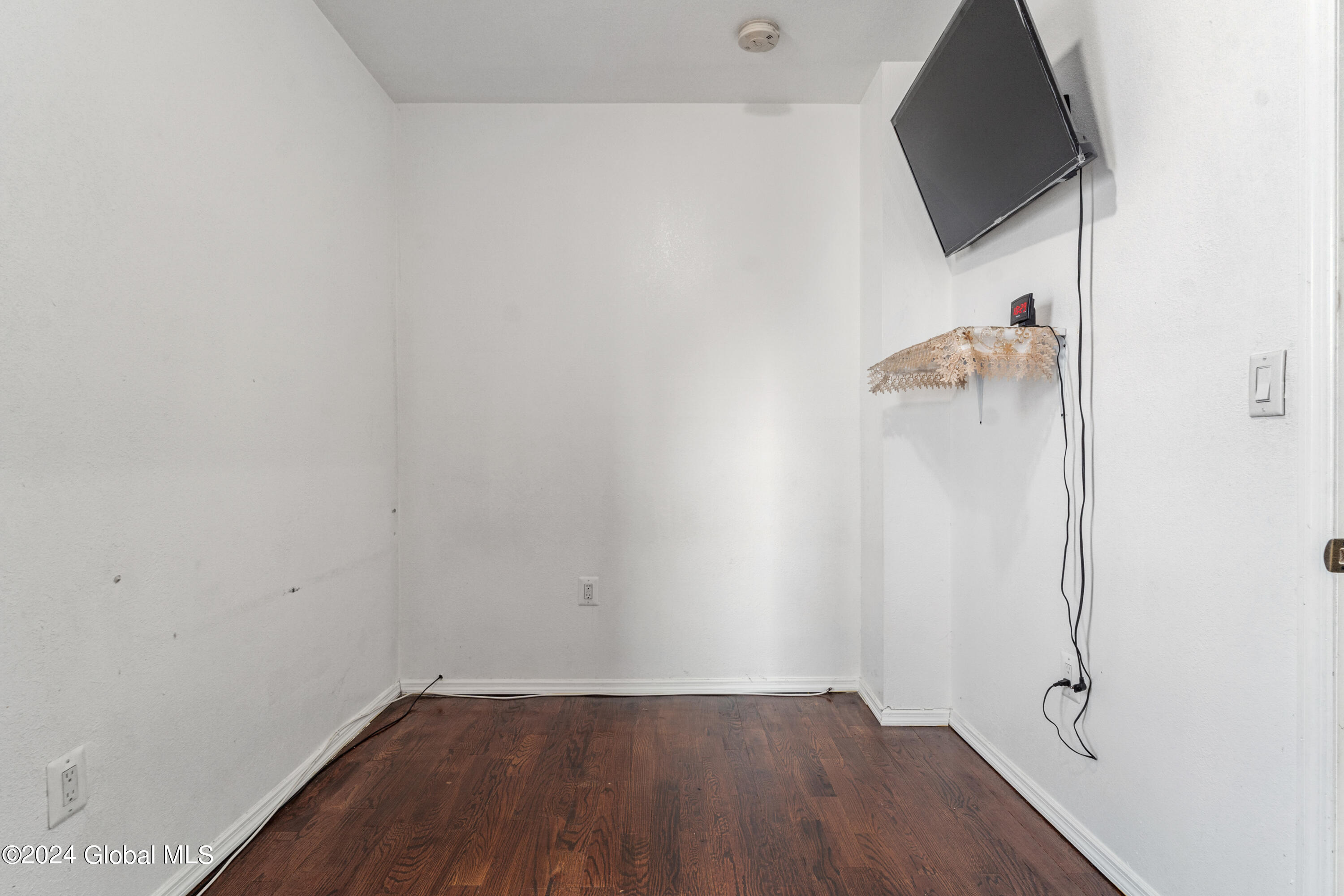 1301 3rd Avenue Schenectady, NY 12303 - Photo 31 of 38 37-1301 3RD AVE-8