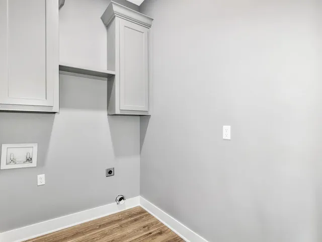 $349,000 | 647 East Sprucewood Court, Park City, KS 67147