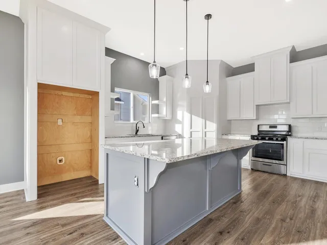 $349,000 | 647 East Sprucewood Court, Park City, KS 67147