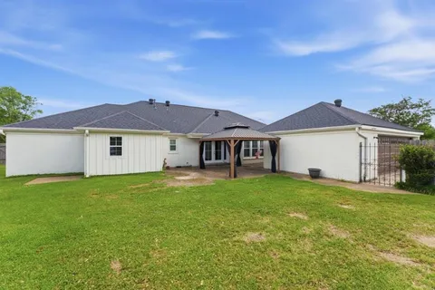 $377,000 | 1301 Westmoreland Street, Lake Charles, LA 70605