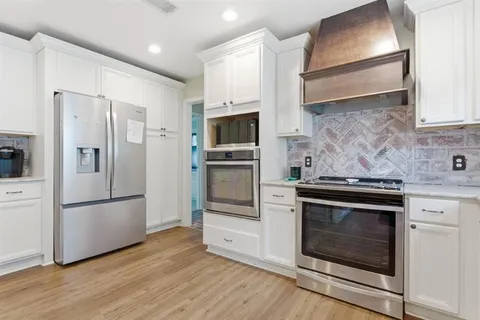 $377,000 | 1301 Westmoreland Street, Lake Charles, LA 70605