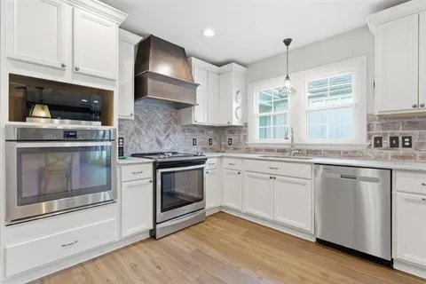 $377,000 | 1301 Westmoreland Street, Lake Charles, LA 70605