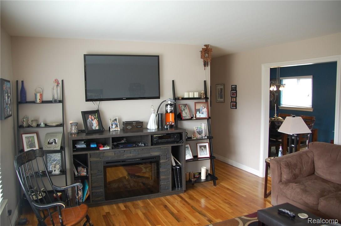 2937 Rhodes Drive Troy, MI 48083 - Photo 9 of 17 DSC_1157.JPG