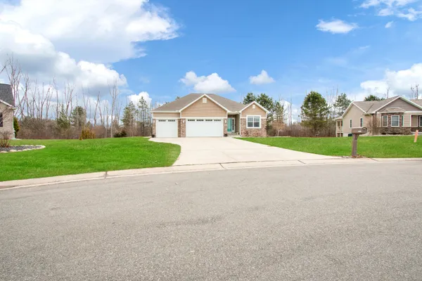 $375,000 | 6177 Boulder Drive, Flushing, MI 48433