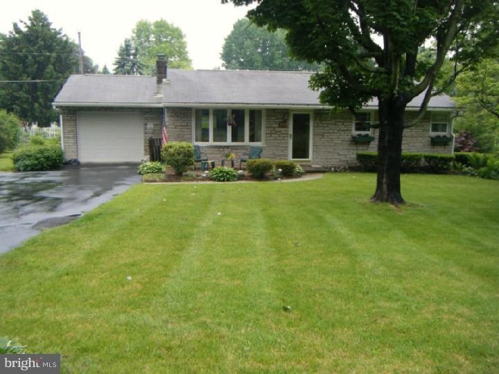 309 Sunshine Road Reading, PA 19601 - Photo 1 of 8