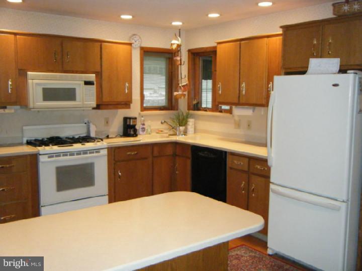 309 Sunshine Road Reading, PA 19601 - Photo 6 of 8