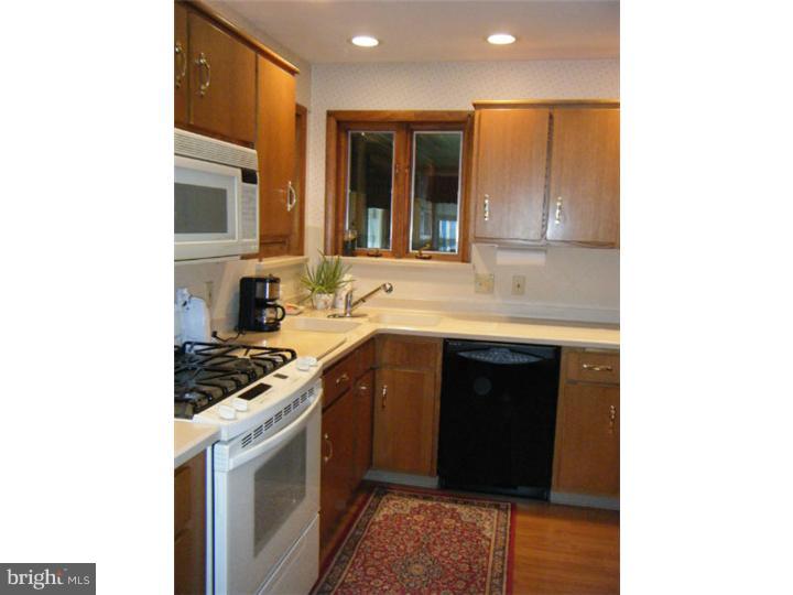 309 Sunshine Road Reading, PA 19601 - Photo 7 of 8