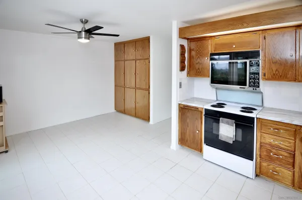 $3,900 | 14051 Hermosillo Way, Poway, CA 92064