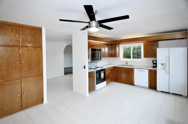 $3,900 | 14051 Hermosillo Way, Poway, CA 92064