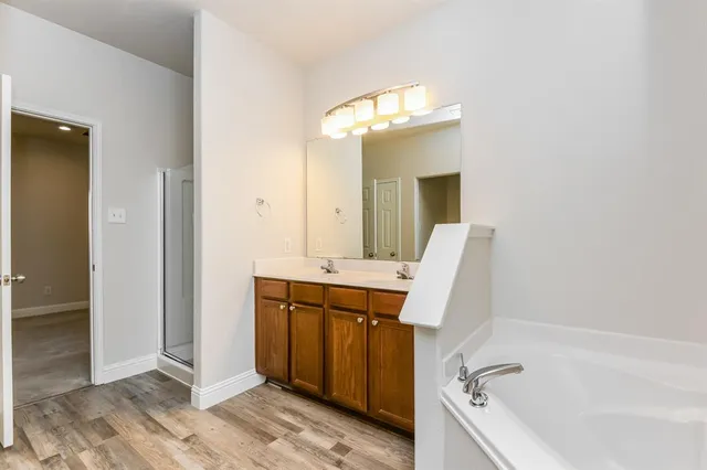 $2,540 | 128 Dodge City Court, Newark, TX 76071